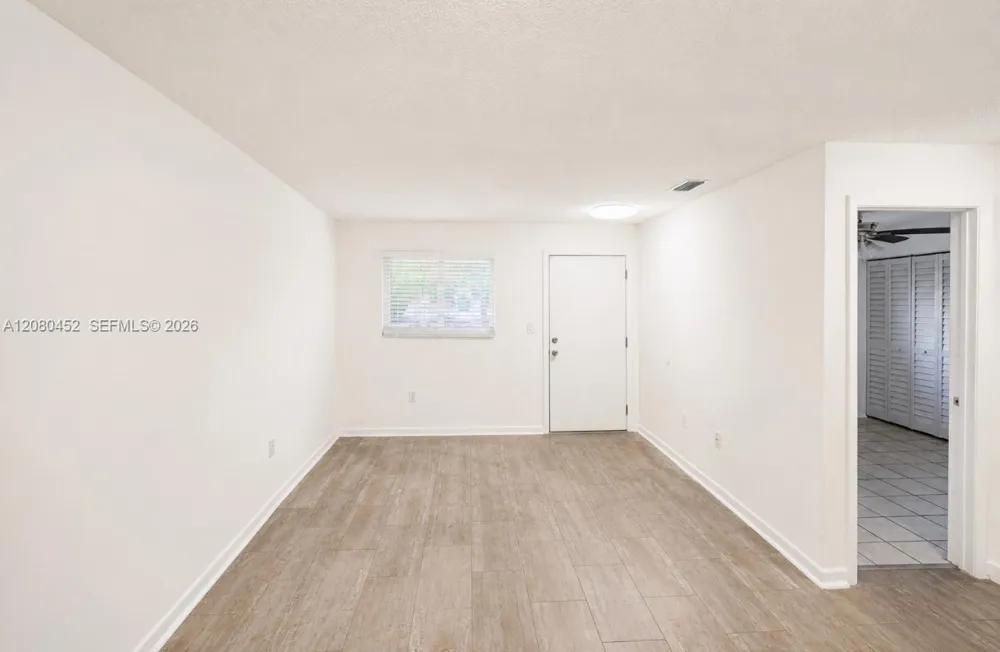 6141 W 22nd Ct #203 Hialeah, FL 33016