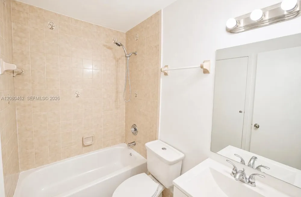 6141 W 22nd Ct #203 Hialeah, FL 33016