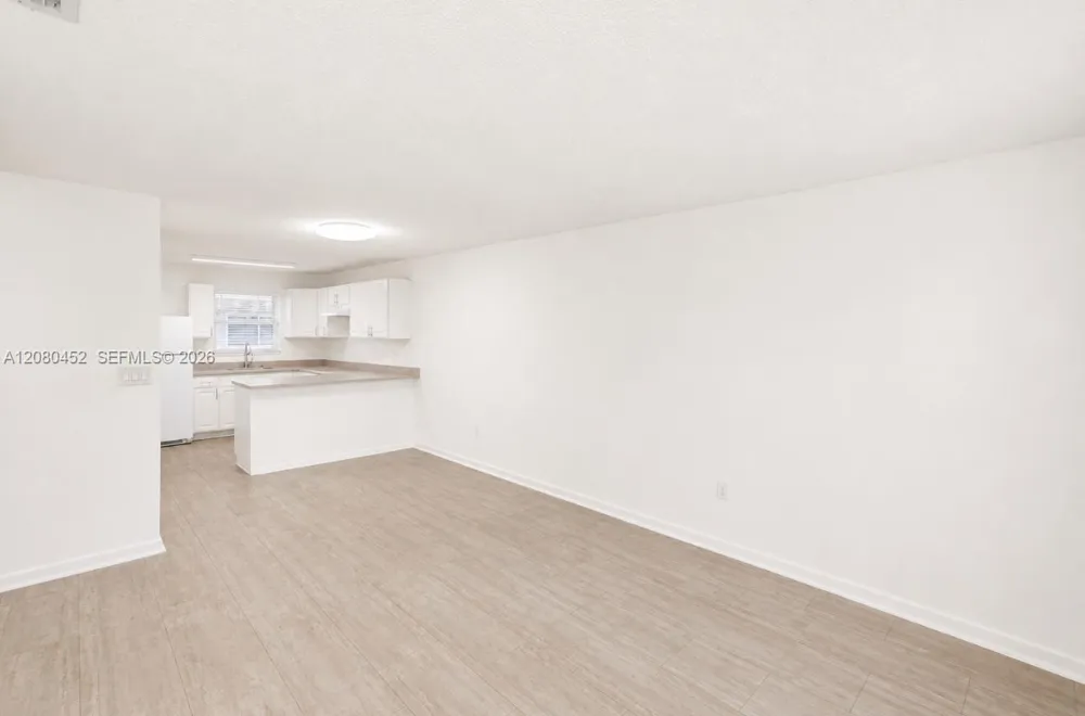 6141 W 22nd Ct #203 Hialeah, FL 33016