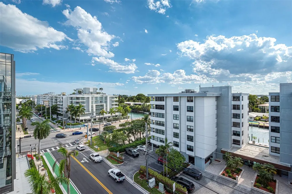 1176 97th St #704 Bay Harbor Islands, FL 33154