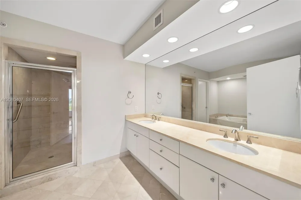 765 Crandon Blvd #507 Key Biscayne, FL 33149