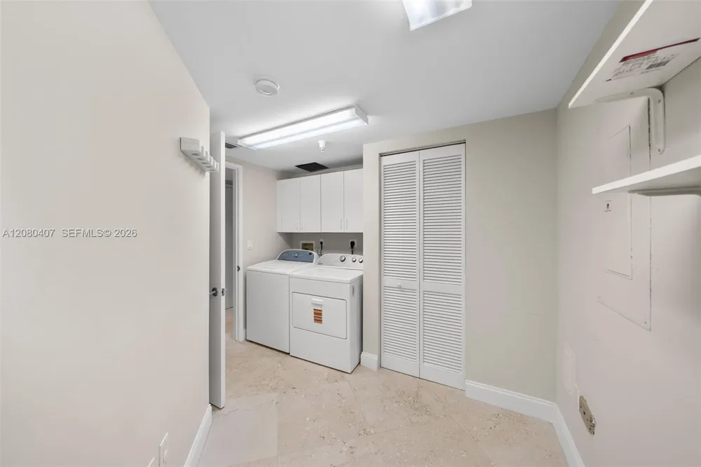 765 Crandon Blvd #507 Key Biscayne, FL 33149