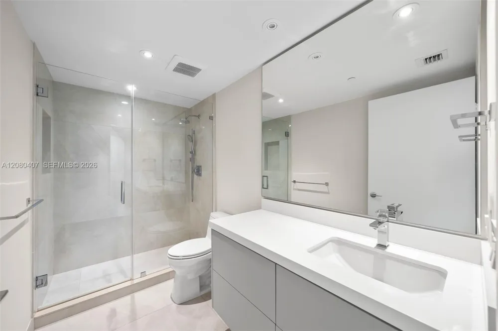 765 Crandon Blvd #507 Key Biscayne, FL 33149