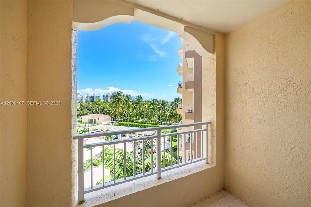 765 Crandon Blvd #507 Key Biscayne, FL 33149