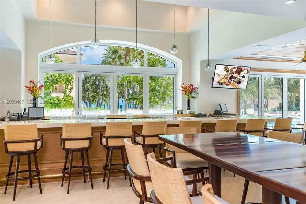 765 Crandon Blvd #507 Key Biscayne, FL 33149
