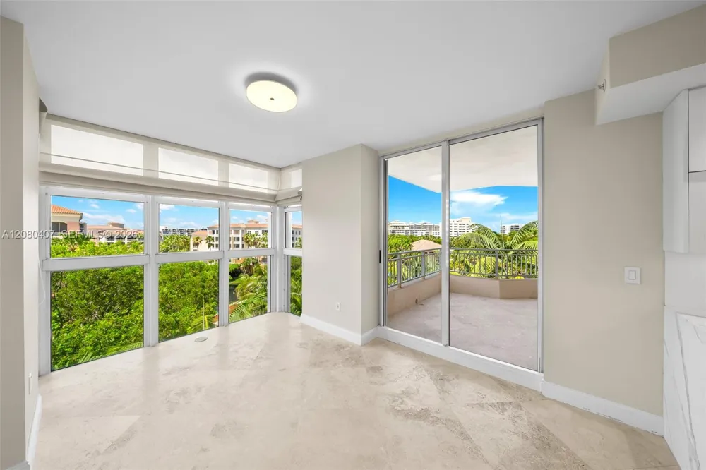 765 Crandon Blvd #507 Key Biscayne, FL 33149
