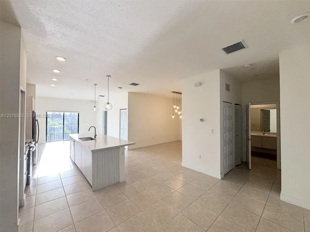 8015 NW 104th Ave #25 Doral, FL 33178