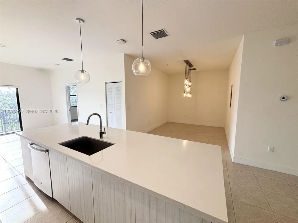 8015 NW 104th Ave #25 Doral, FL 33178