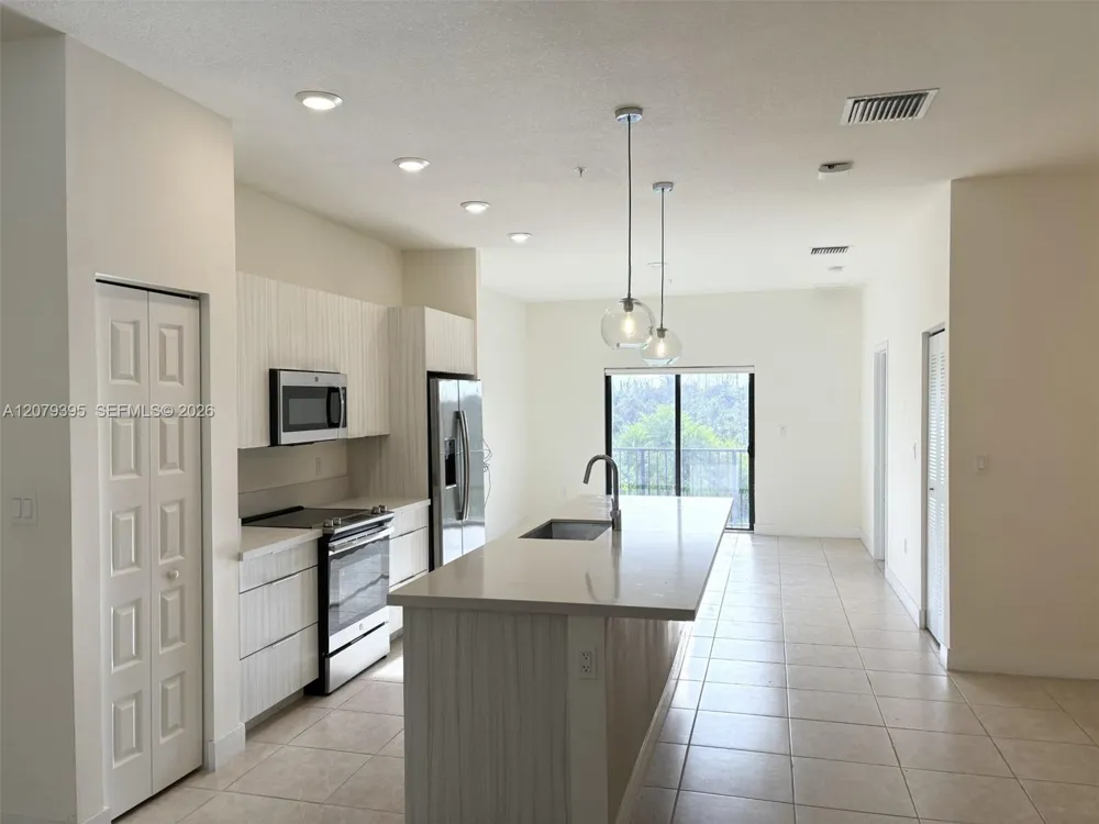 8015 NW 104th Ave #25 Doral, FL 33178