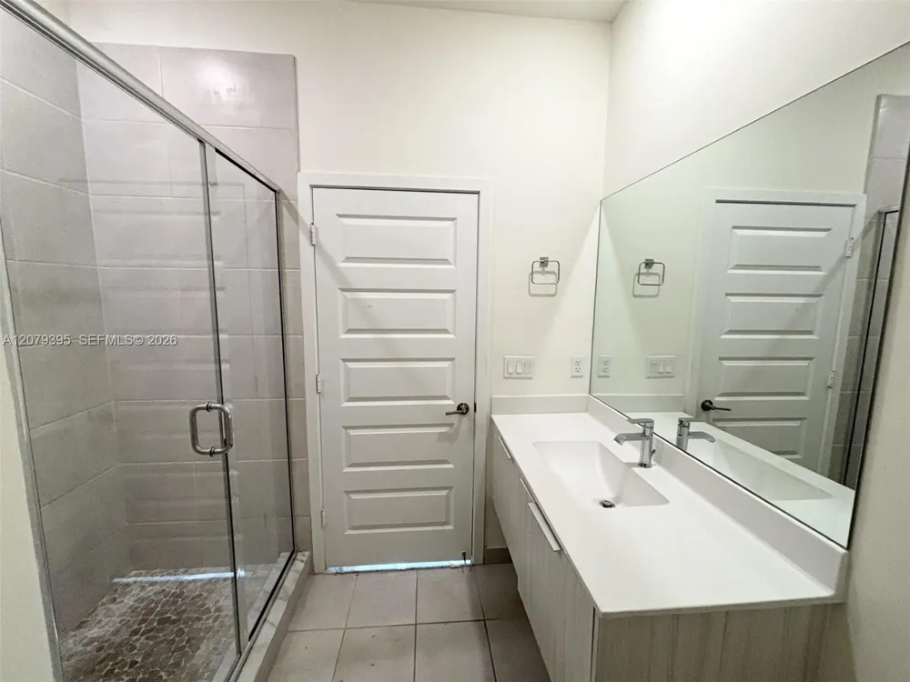8015 NW 104th Ave #25 Doral, FL 33178
