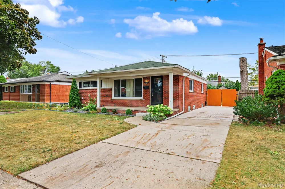 26605 Baldwin Street Dearborn Heights City, MI 48127