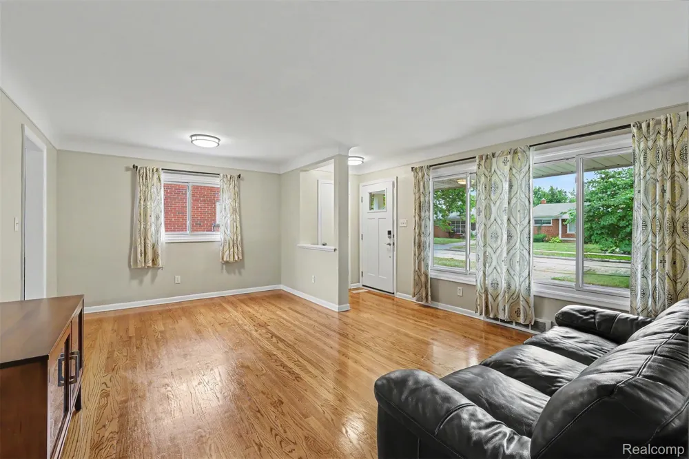 26605 Baldwin Street Dearborn Heights City, MI 48127