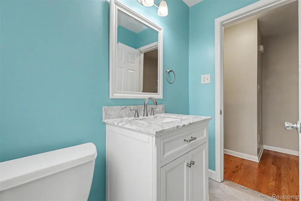 26605 Baldwin Street Dearborn Heights City, MI 48127