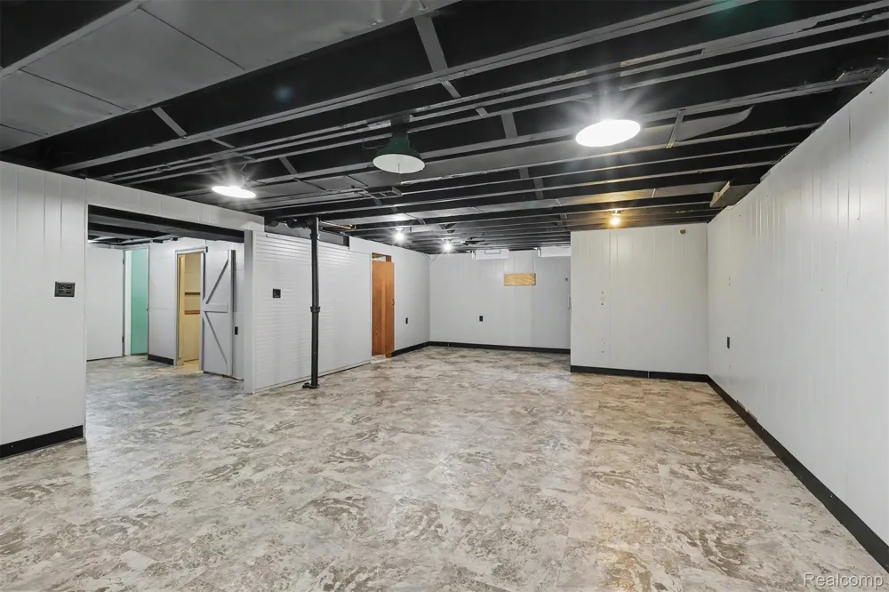26605 Baldwin Street Dearborn Heights City, MI 48127