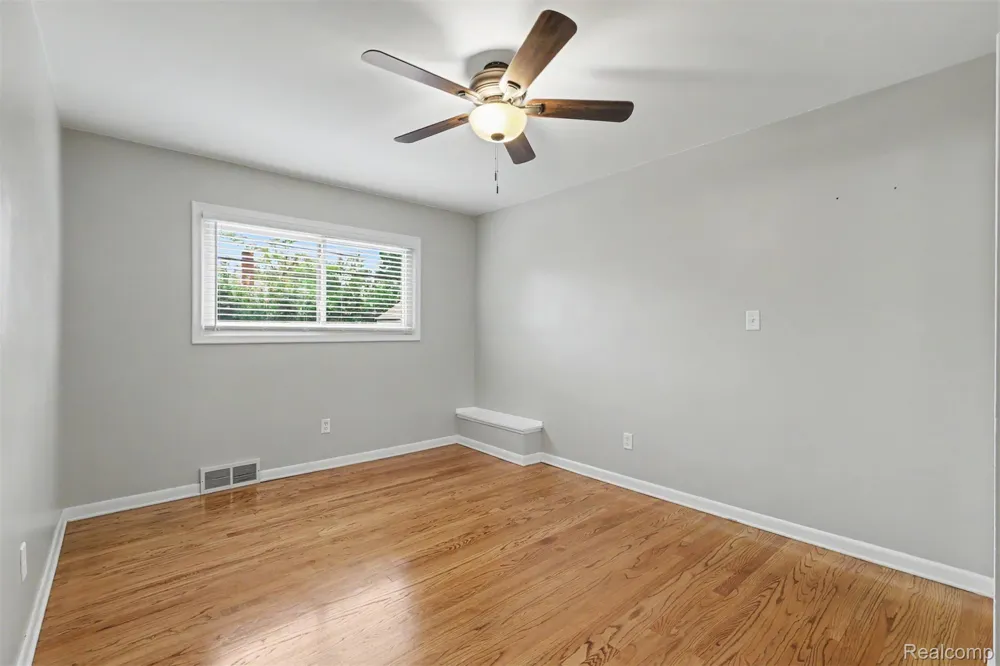 26605 Baldwin Street Dearborn Heights City, MI 48127