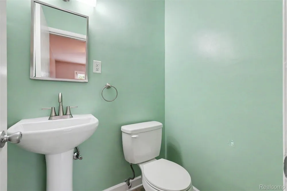 26605 Baldwin Street Dearborn Heights City, MI 48127