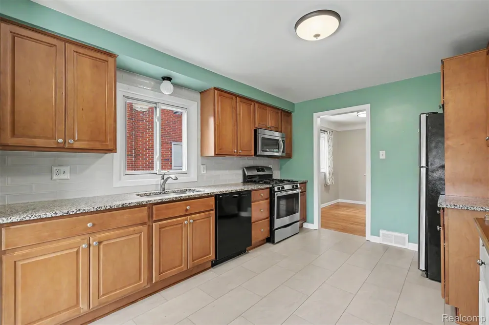 26605 Baldwin Street Dearborn Heights City, MI 48127