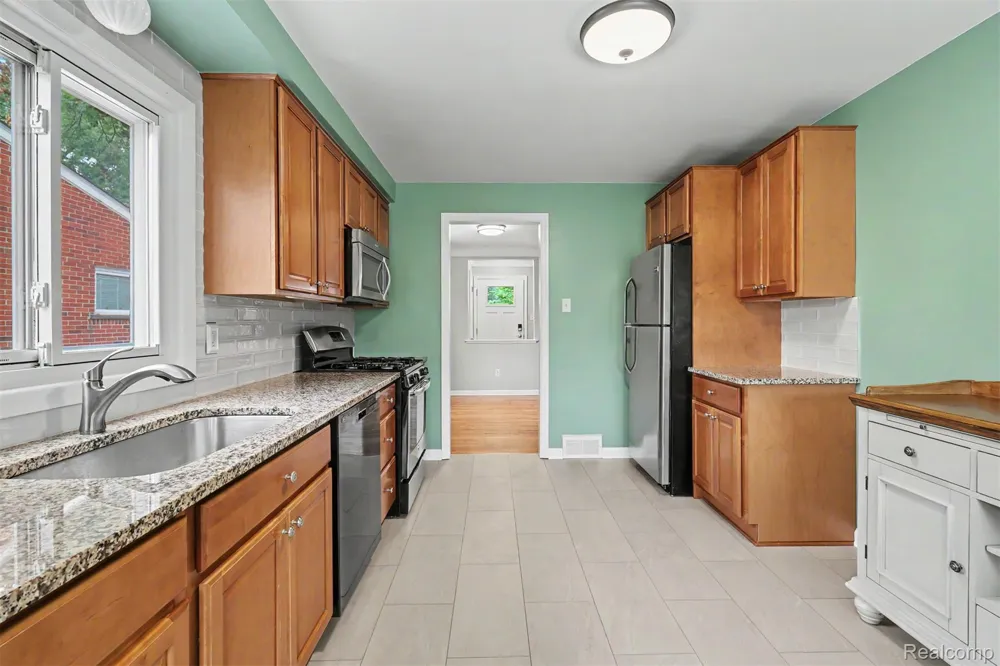 26605 Baldwin Street Dearborn Heights City, MI 48127