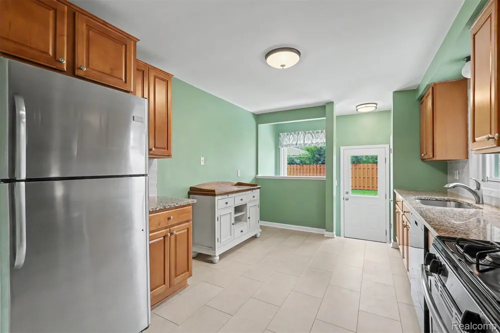 26605 Baldwin Street Dearborn Heights City, MI 48127