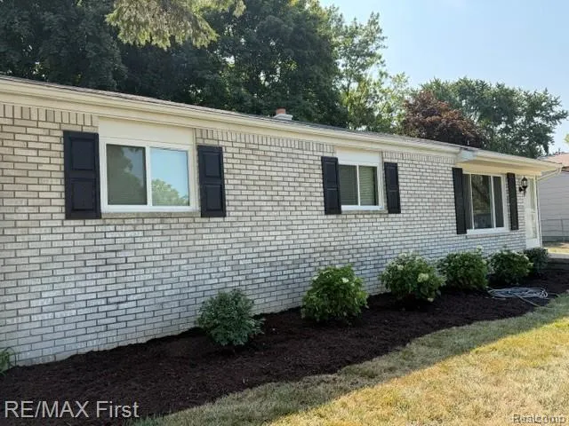 4225 Grace Avenue Wayne City, MI 48184