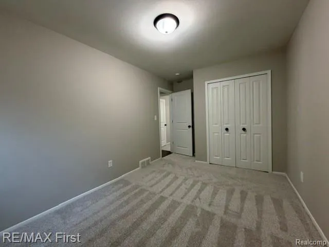 4225 Grace Avenue Wayne City, MI 48184