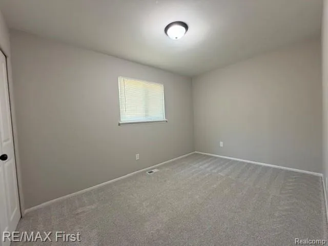 4225 Grace Avenue Wayne City, MI 48184