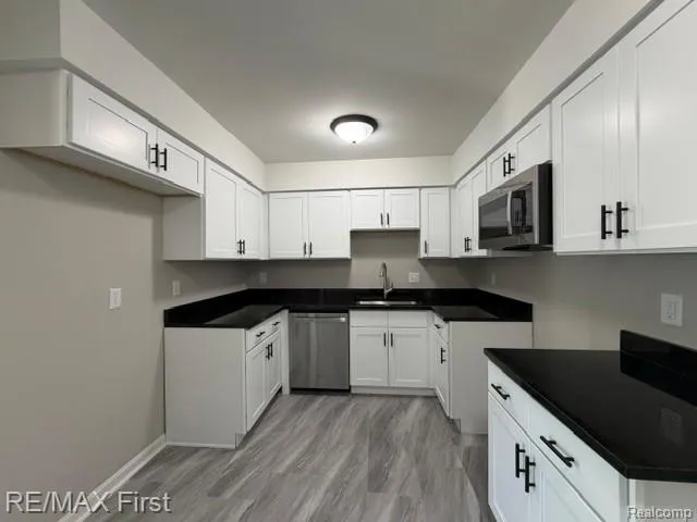 4225 Grace Avenue Wayne City, MI 48184