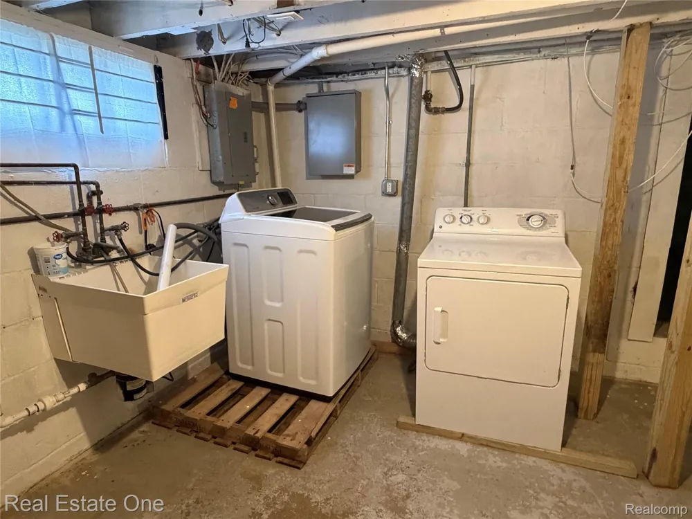 4985 Denton Road Canton Charter Township, MI 48188