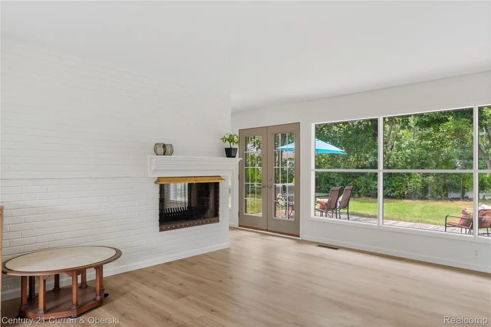 5336 W Briarcliff Knoll Drive West Bloomfield Charter Township, MI 48322