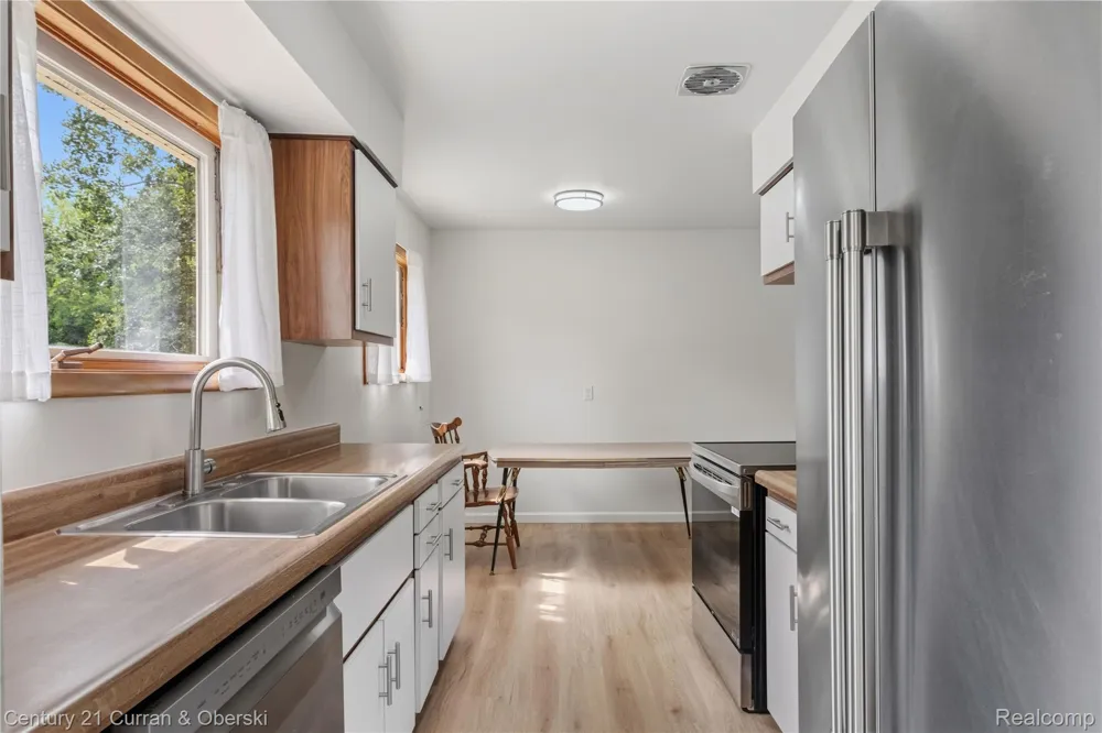 5336 W Briarcliff Knoll Drive West Bloomfield Charter Township, MI 48322