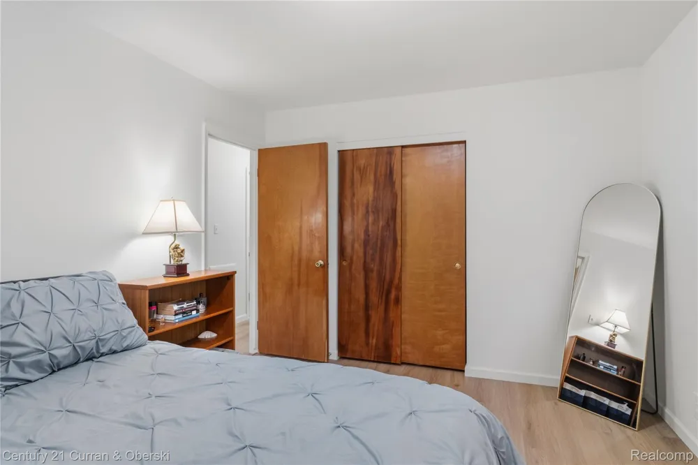 5336 W Briarcliff Knoll Drive West Bloomfield Charter Township, MI 48322