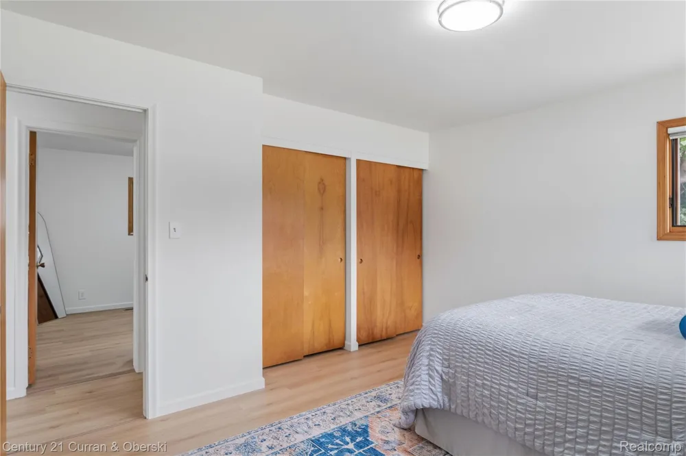 5336 W Briarcliff Knoll Drive West Bloomfield Charter Township, MI 48322