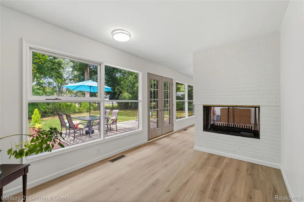 5336 W Briarcliff Knoll Drive West Bloomfield Charter Township, MI 48322