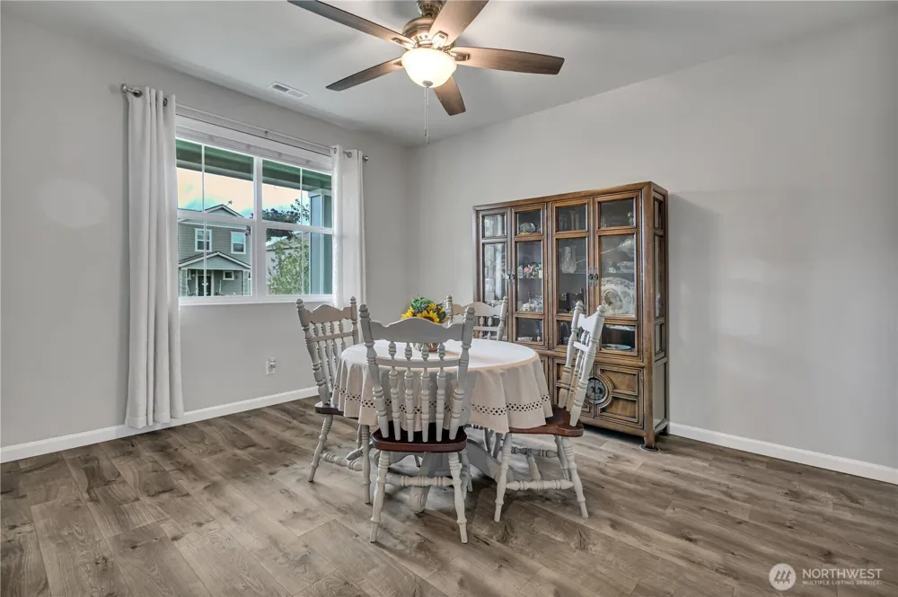 963 Bondgard Avenue Enumclaw, WA 98022