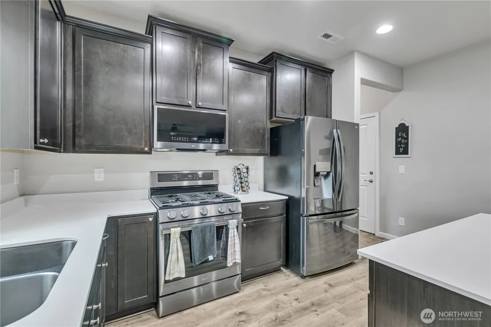963 Bondgard Avenue Enumclaw, WA 98022