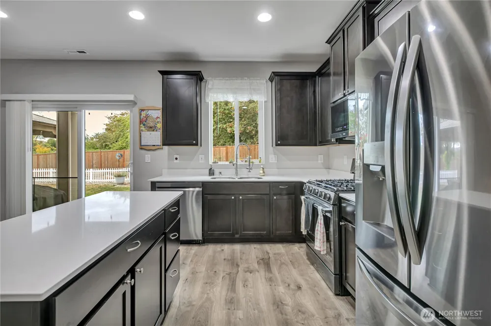963 Bondgard Avenue Enumclaw, WA 98022