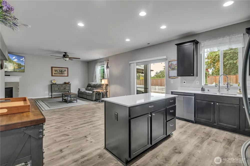 963 Bondgard Avenue Enumclaw, WA 98022