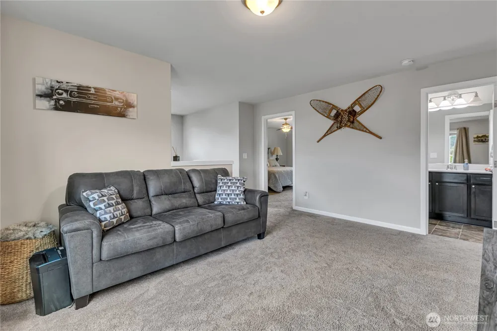 963 Bondgard Avenue Enumclaw, WA 98022