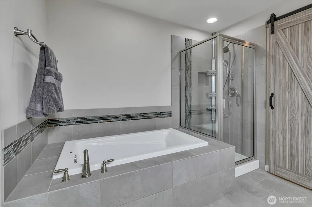 963 Bondgard Avenue Enumclaw, WA 98022