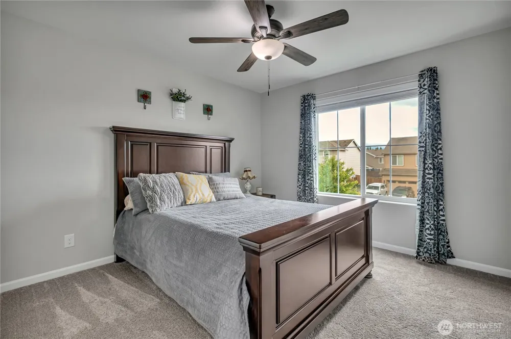 963 Bondgard Avenue Enumclaw, WA 98022