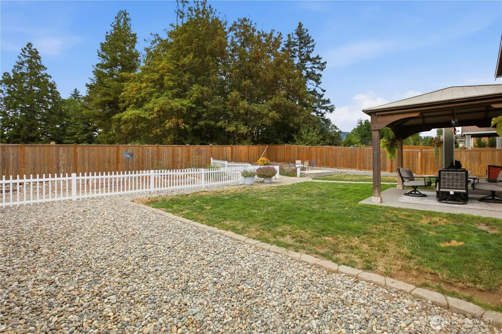 963 Bondgard Avenue Enumclaw, WA 98022