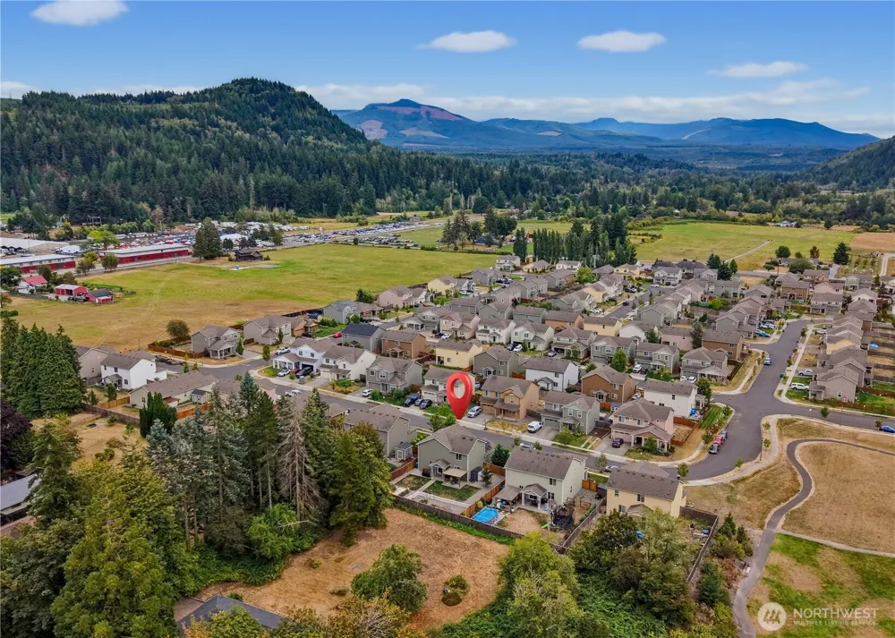 963 Bondgard Avenue Enumclaw, WA 98022
