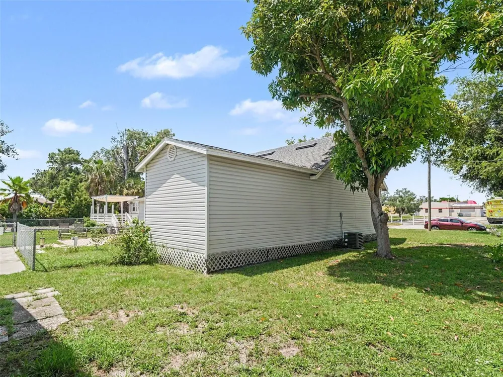 502 7TH AVENUE W Palmetto, FL 34221