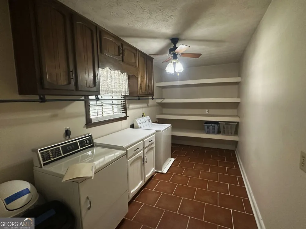 2473 Whispering Pines DR SW Grayson, GA 30017