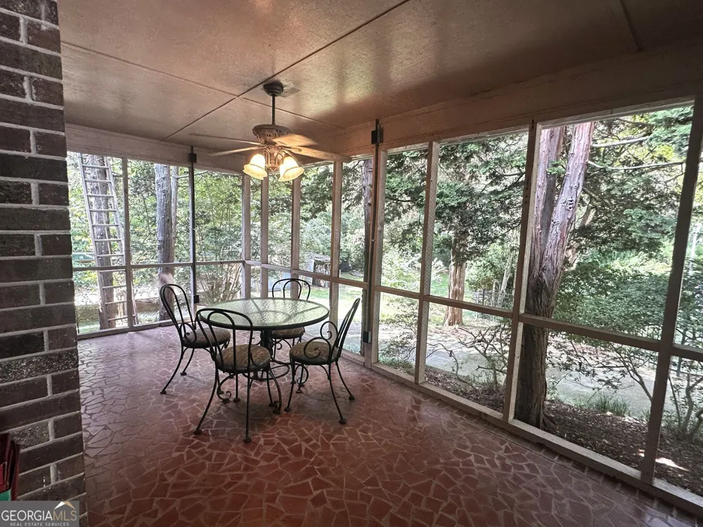 2473 Whispering Pines DR SW Grayson, GA 30017