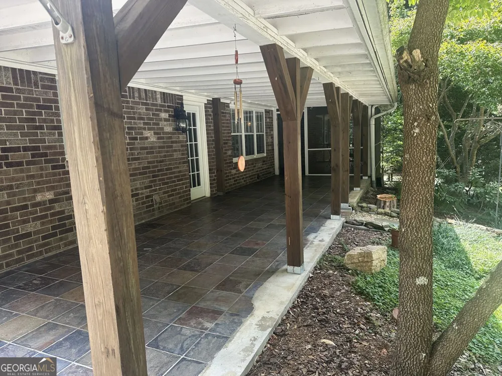 2473 Whispering Pines DR SW Grayson, GA 30017