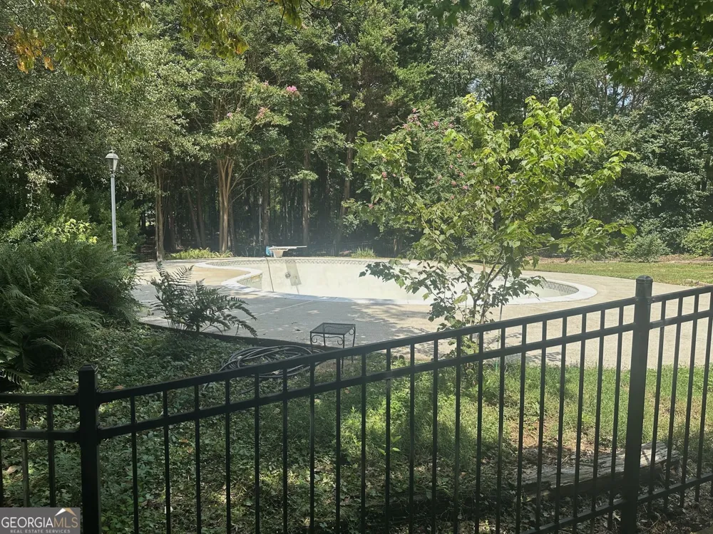 2473 Whispering Pines DR SW Grayson, GA 30017