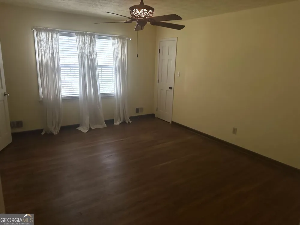 2473 Whispering Pines DR SW Grayson, GA 30017
