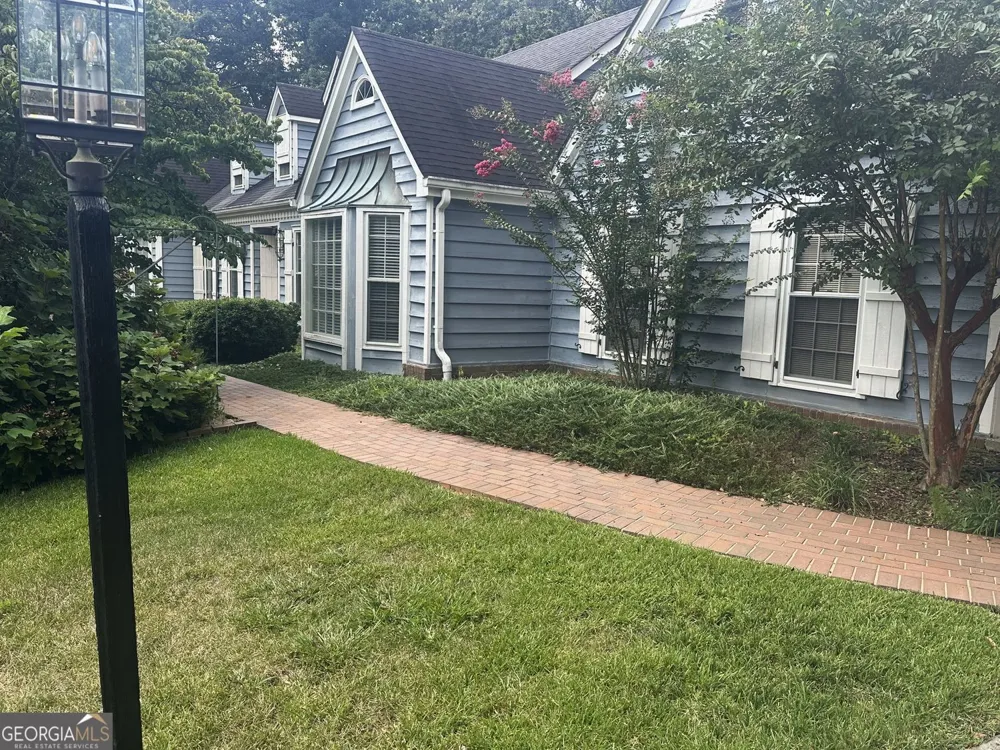 2473 Whispering Pines DR SW Grayson, GA 30017