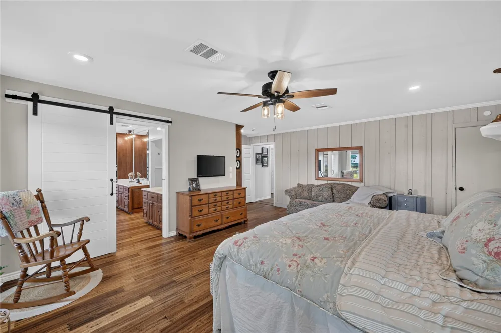 1413 W State Highway 56 Bonham, TX 75418